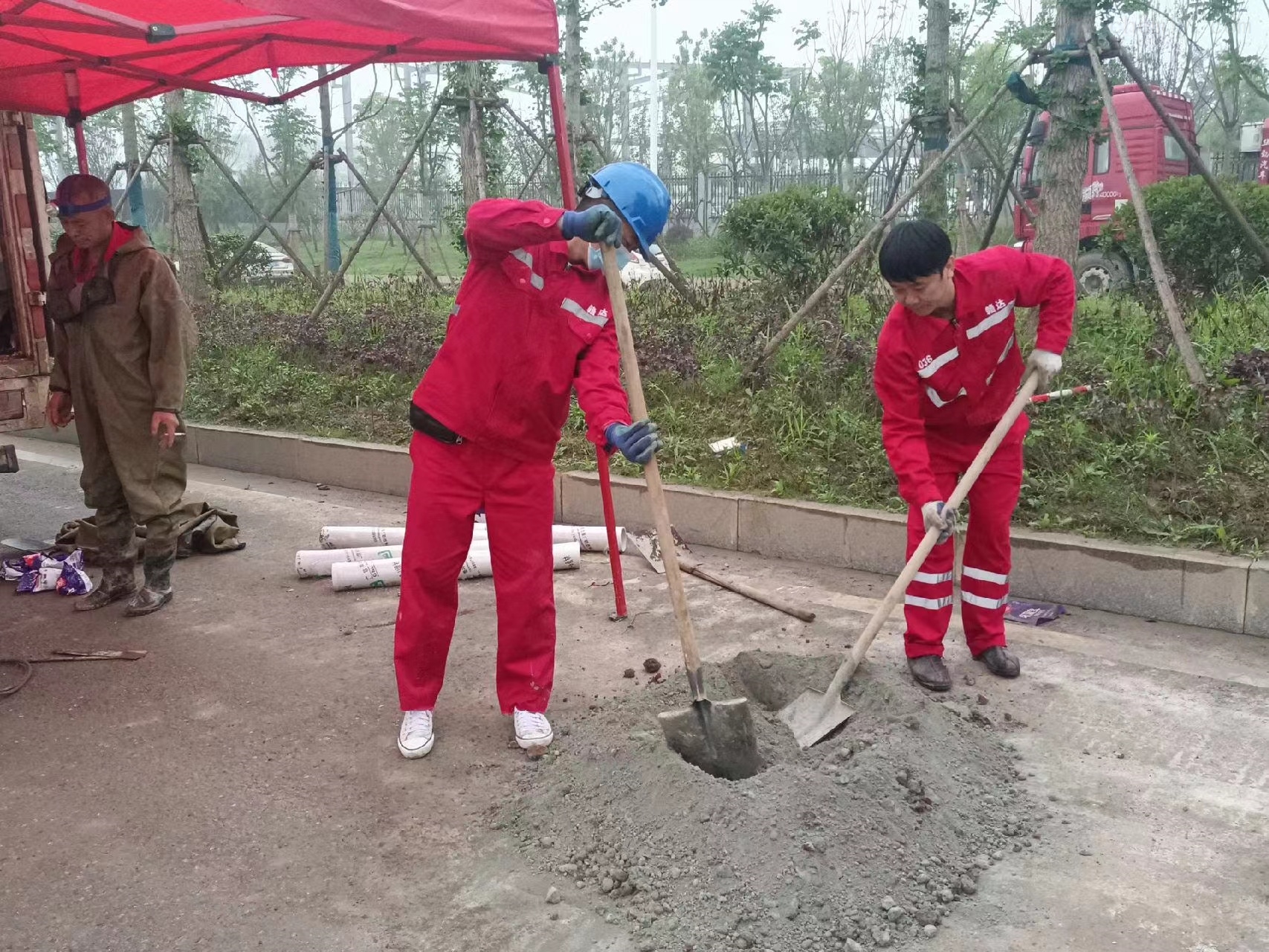琼海管道疏通哪家好】及时进行市政管道清淤