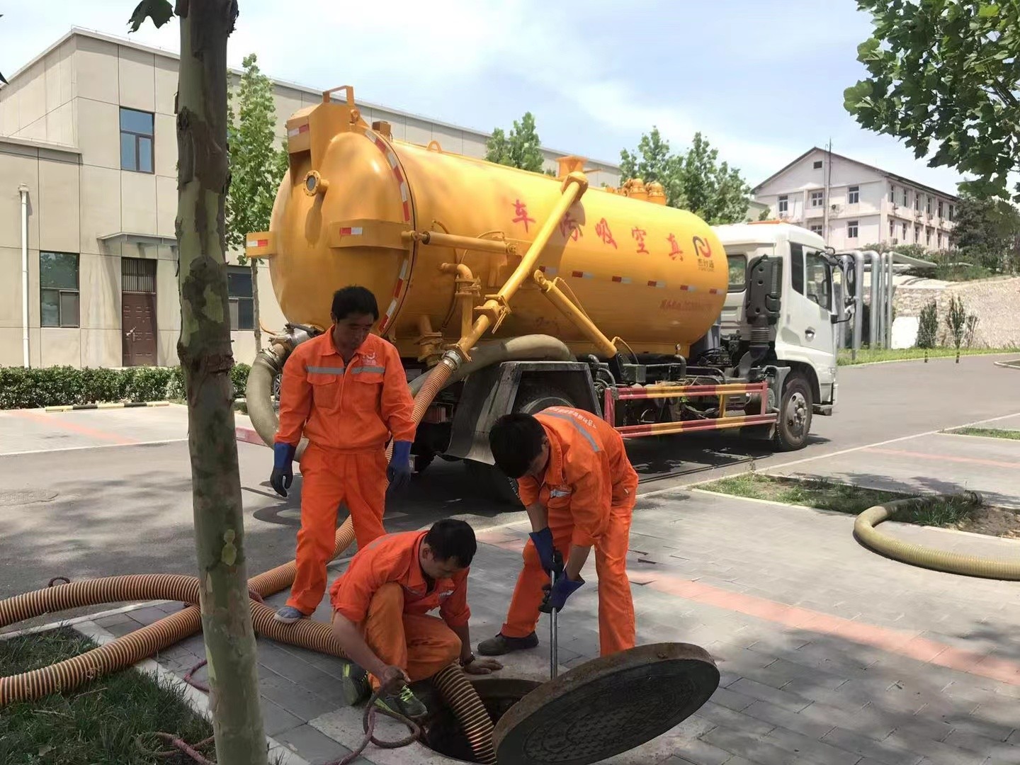 琼海化粪池清理与5-8吨吸粪车施工效率分析